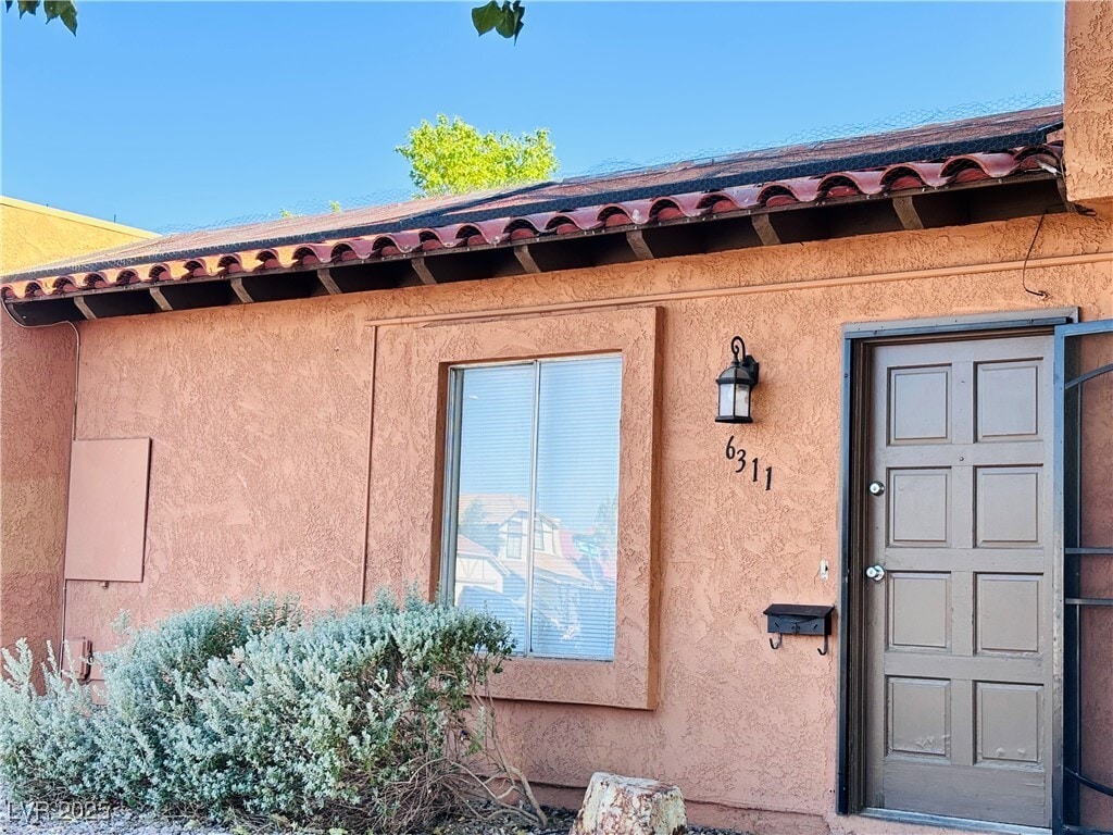 Foto principal - 6311 W Washington Ave