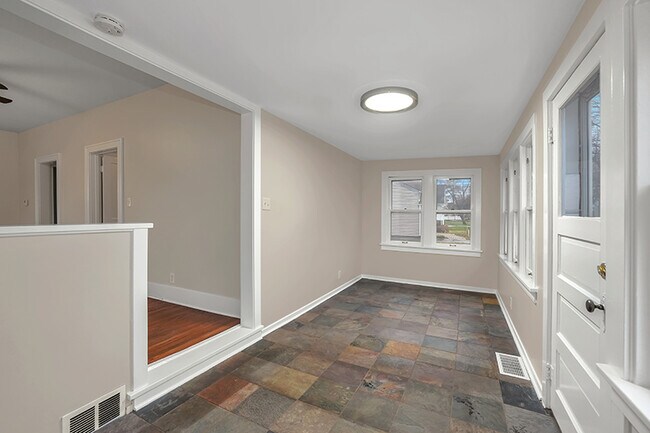 Foto del edificio - 4716 Douglas Rd