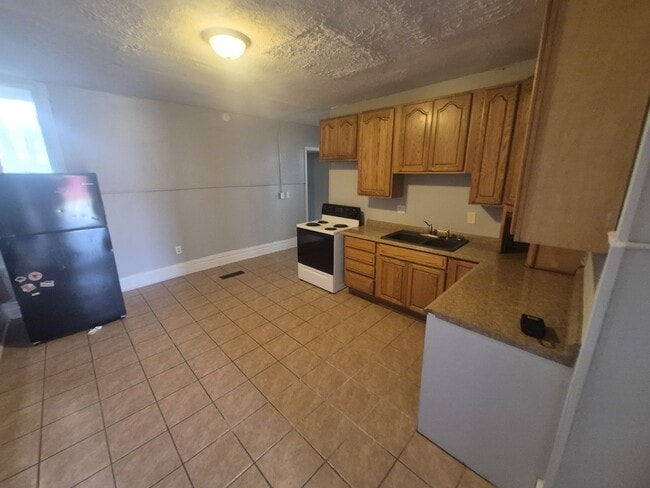 Photo - 231 Oak St Apartment