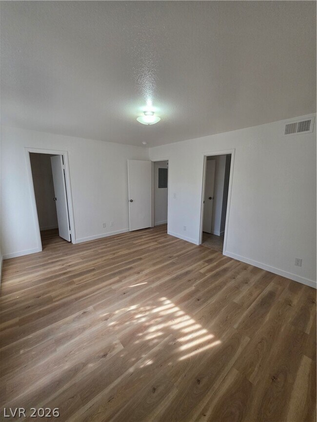 Foto del edificio - 1601 Justin Ct