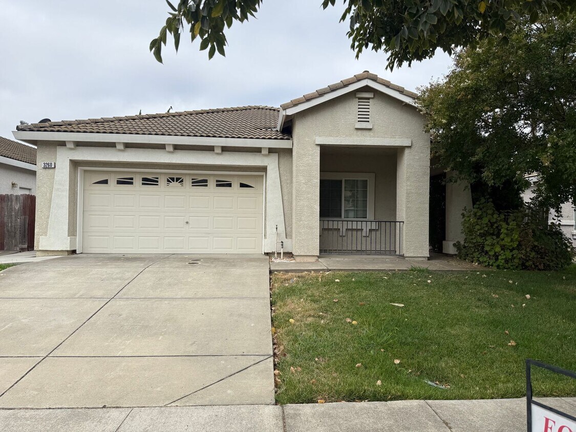 Photo - 3260 Poppy Street