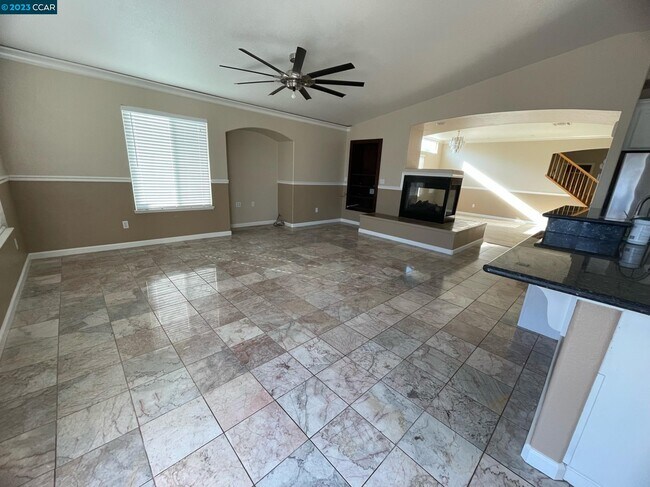 Building Photo - 6439 Eagle Ridge Dr