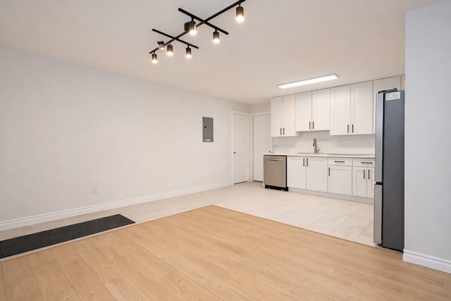 Building Photo - 32483 Abercrombie Pl