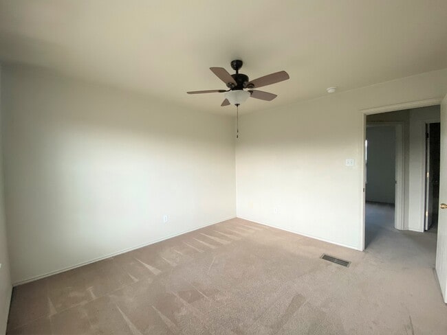 Building Photo - 1610 Aztec Trce