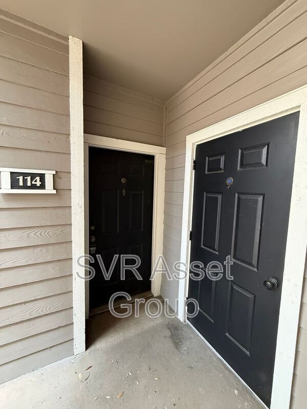Building Photo - 10000 Gate Pkwy N