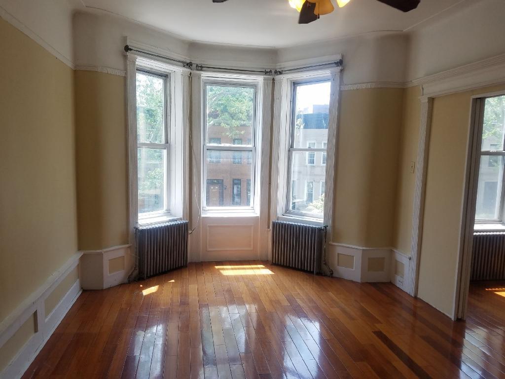Primary Photo - 159 Sterling St