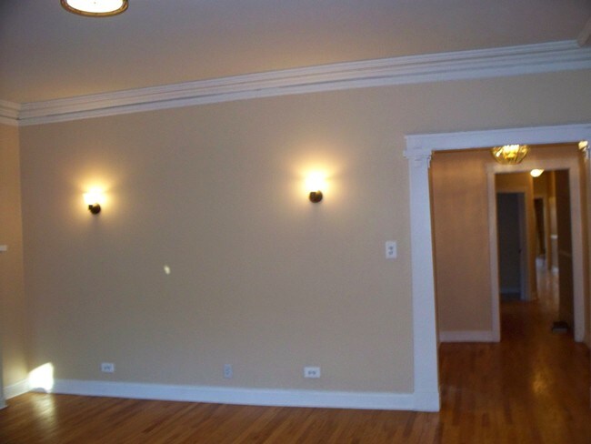 Foto del edificio - 5121 S Ingleside Ave