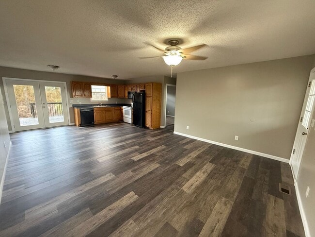 Foto del edificio - 114 Greenview Dr