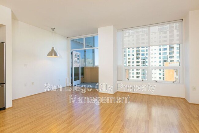 Building Photo - 350 W Ash St