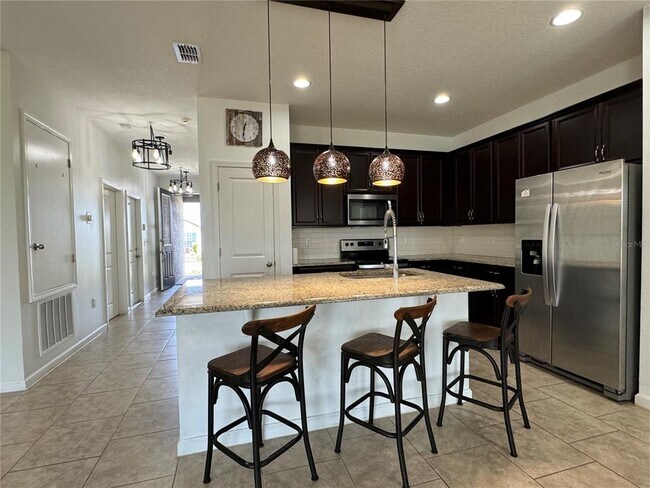 Building Photo - 453 Disa Dr
