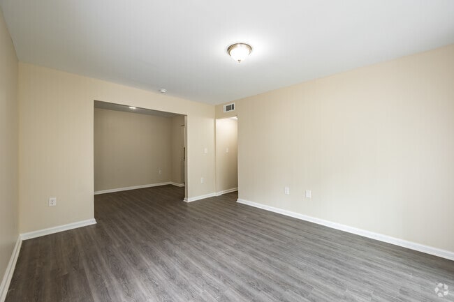 Interior Photo - The Villages at South River