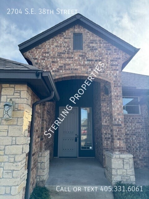 Foto del edificio - 2704 SE 38th St