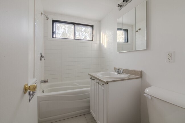 Photo du bâtiment - 3250 Av. Van Horne