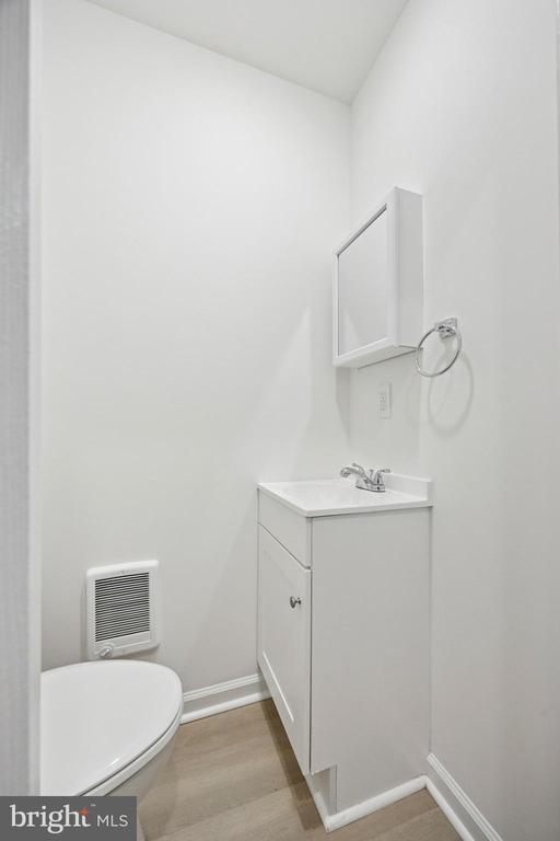 Building Photo - 278 S 60th St