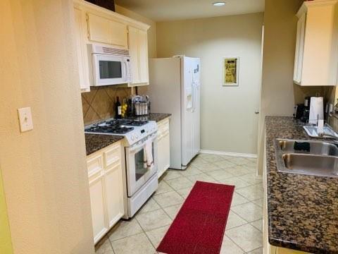 Foto del edificio - 6910 Woodridge Row Dr