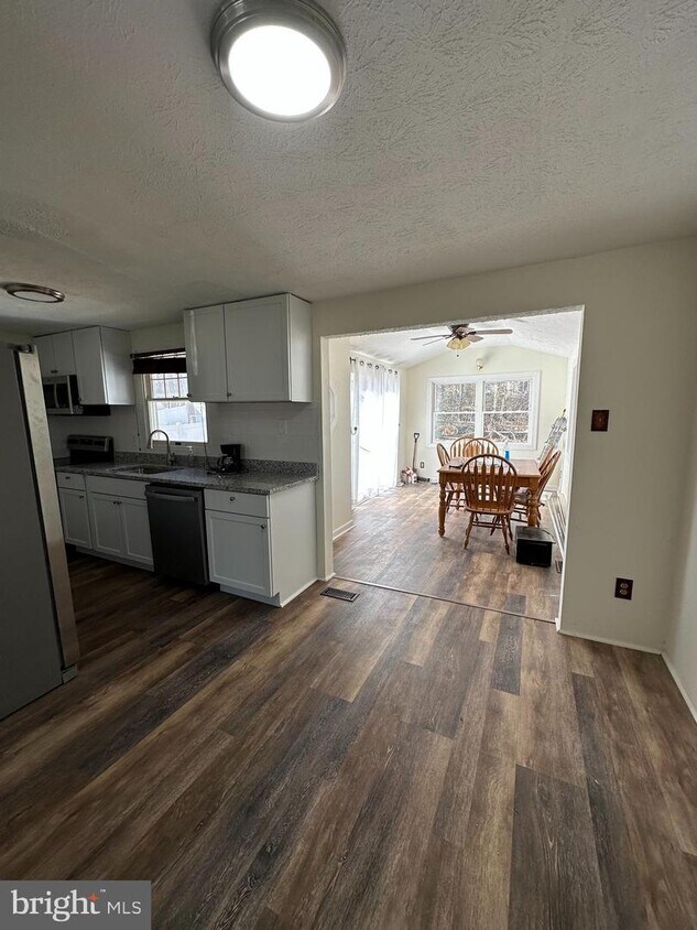 8638 Manorfield Rd, Nottingham, MD 21236 House Rental in Nottingham