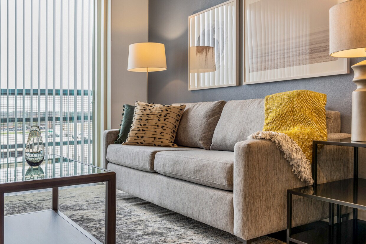 Foto principal - 4200 Horizon N Pkwy