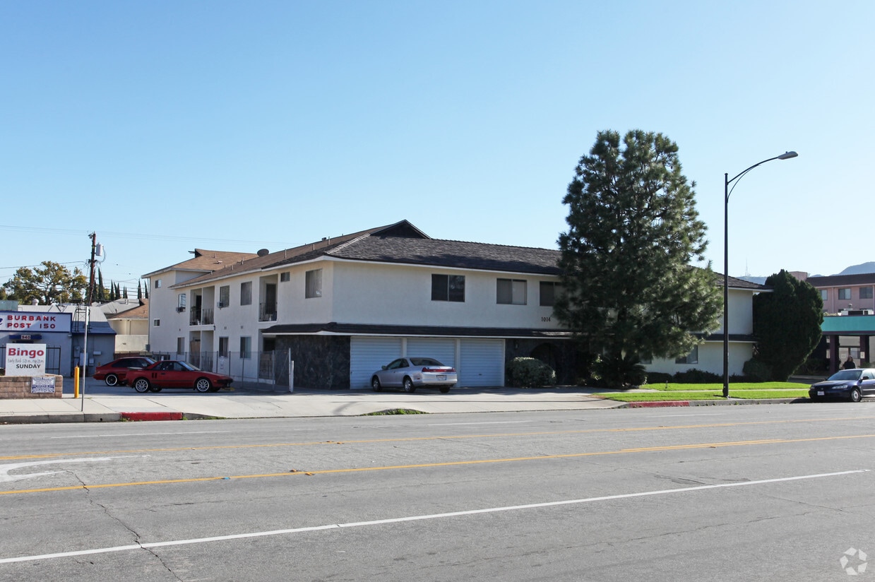 Building Photo - 1014 W Olive Ave