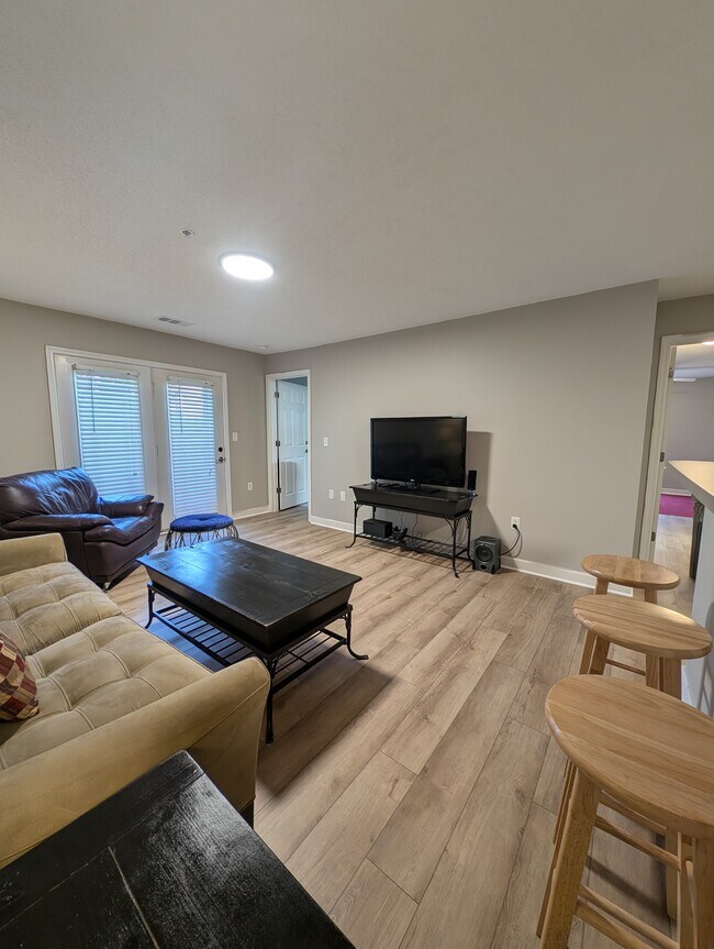 Foto del edificio - 811 Harts Cove Way