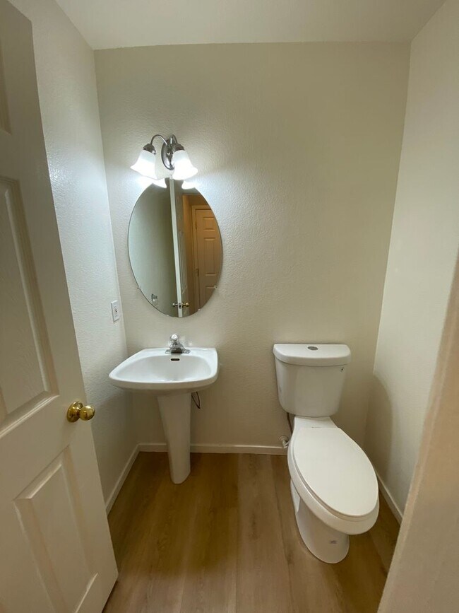 Foto del edificio - Great 4 bed/2.5 bath home located in the Southern area