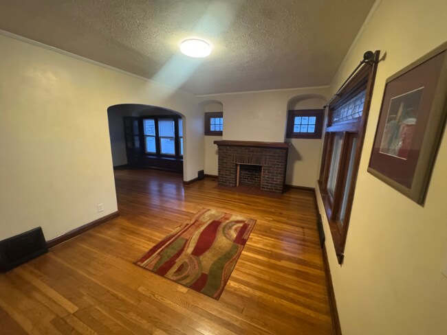 Foto del edificio - 7414 Marlborough Ave