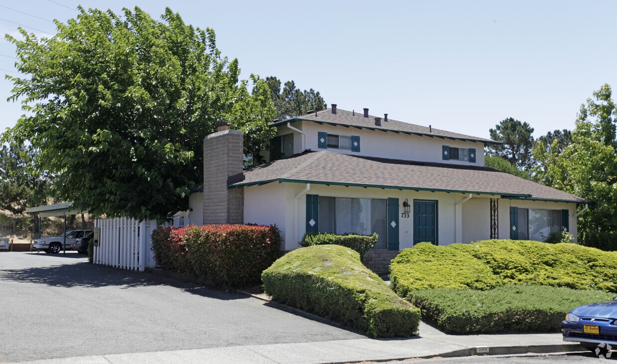 Primary Photo - 733 Pope Dr