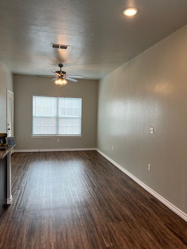 Building Photo - 113 Village N