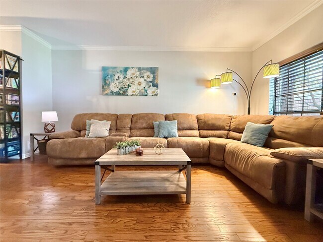 Building Photo - 42 Village Knoll Pl