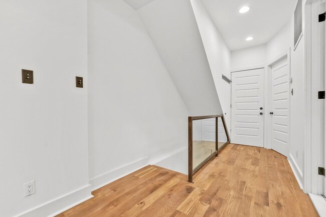 Building Photo - 461 Prospect Ave