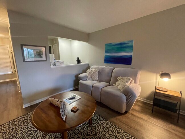 Foto del edificio - 300 Yacht Club Dr