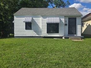 Building Photo - 4537 Laurel Dr