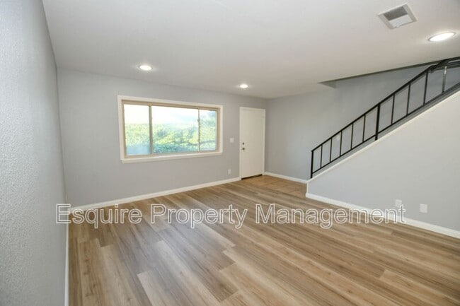 Foto del edificio - 3151 Kelp Ln