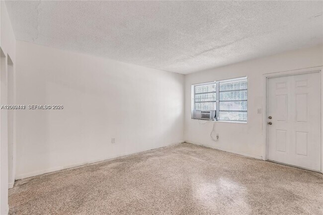 Foto del edificio - 5800 NE 3rd Ave