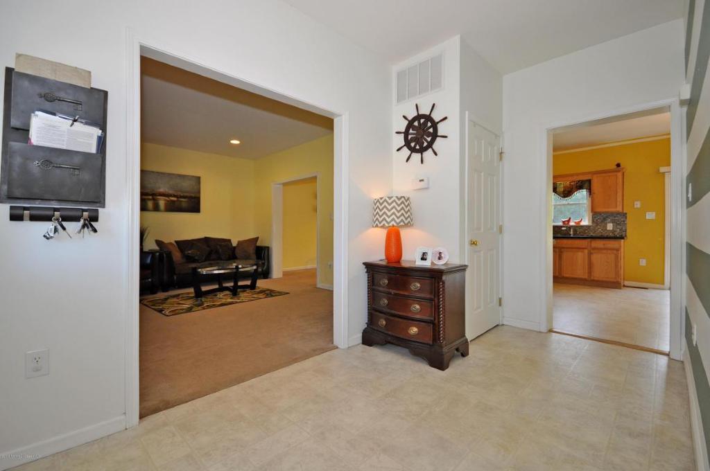 39 Lasatta Ave, Englishtown, NJ 07726 House Rental in Englishtown, NJ