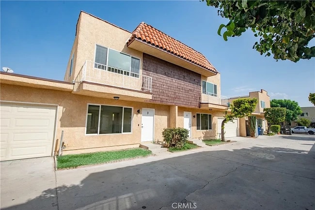 Foto del edificio - 8839 Cedros Ave