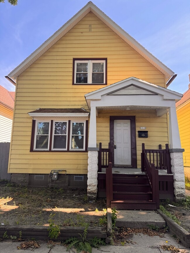 Building Photo - 1118 S 18th St