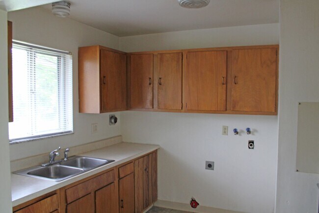 Building Photo - Cozy 2bed/1bath Apartment in Trotwood!