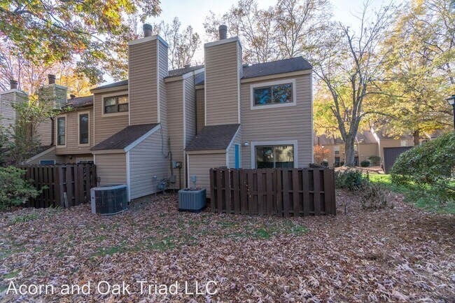 Foto del edificio - 2 br, 1.5 bath House - 209 Village Ln Unit D