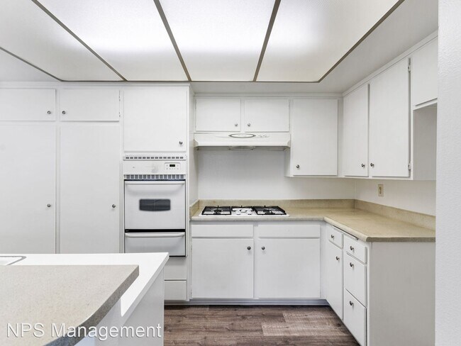 Building Photo - 3 br, 2.5 bath Apartment - 2059 West 157th...