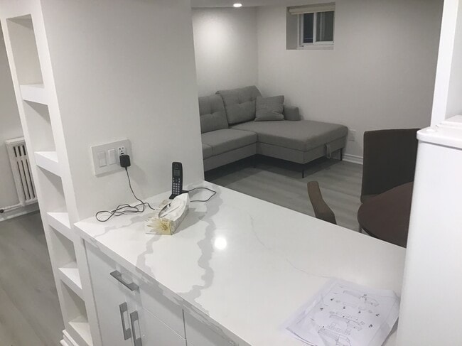 open concept - 429 Ridelle Av