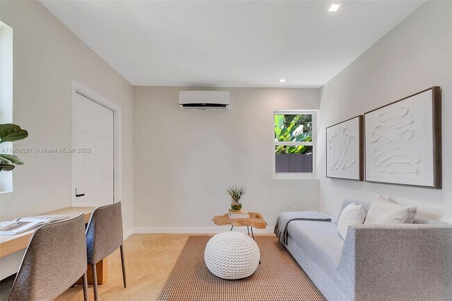 Foto del edificio - 1840 SW 22nd Terrace