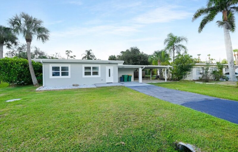 Foto del edificio - 23491 Harper Ave