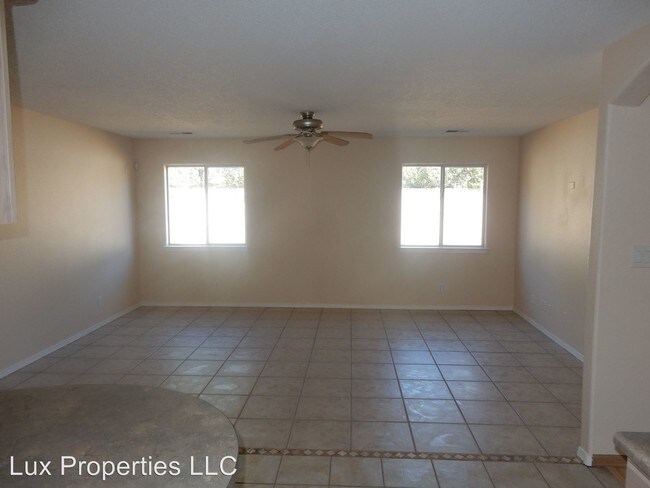 Foto del edificio - 6615 Tauton Rd NW