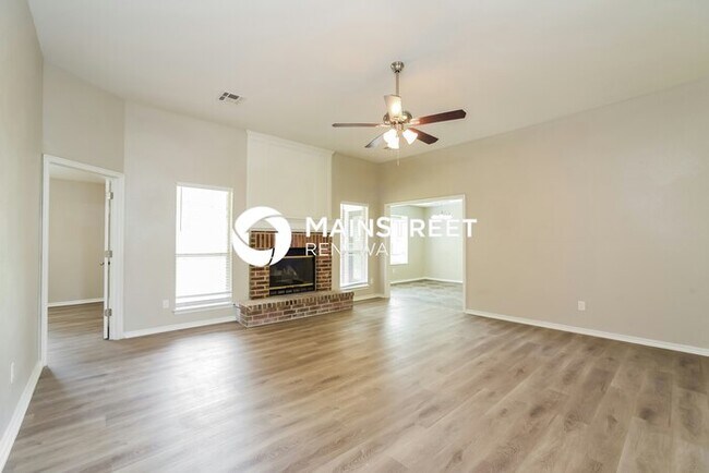 Foto del edificio - 3 Bedroom Pet-Friendly Home in NORMAN, OK with Main Street Renewal