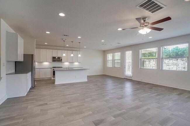 Building Photo - 9102 Moonstone Dr