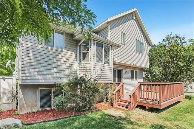 Building Photo - 1384 Fowler Ave