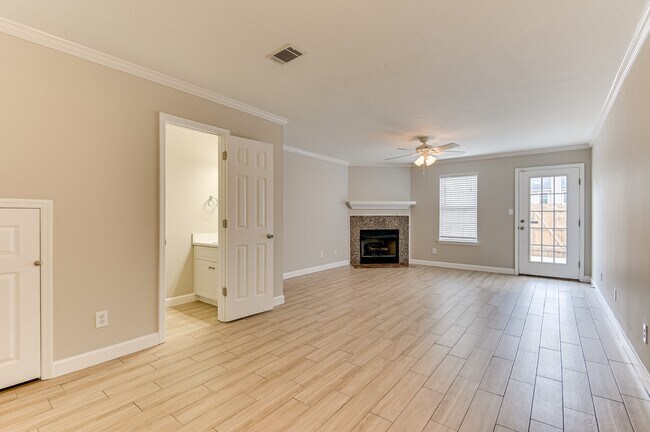 Building Photo - 4680 Brookwood Ln