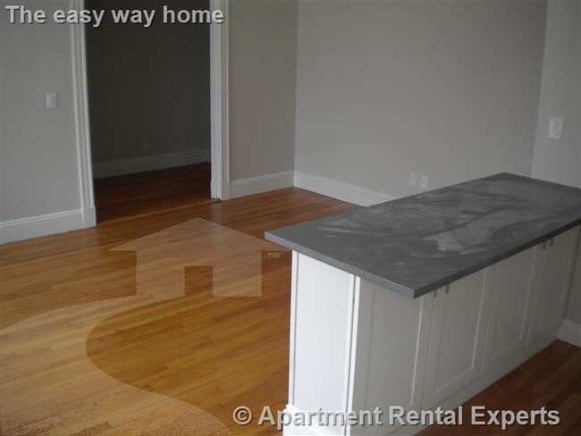 Photo - 170 Maple St Apartment