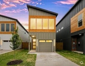 Building Photo - 2703 Birmingham Ave