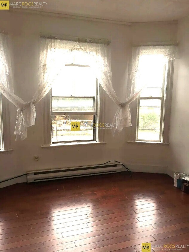 9 Higgins St Unit 4, Auburndale, MA 02466 Condo for Rent in